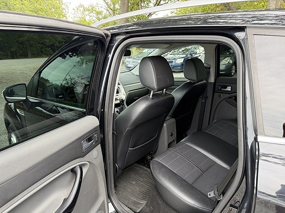 Ford Kuga 17 of 21