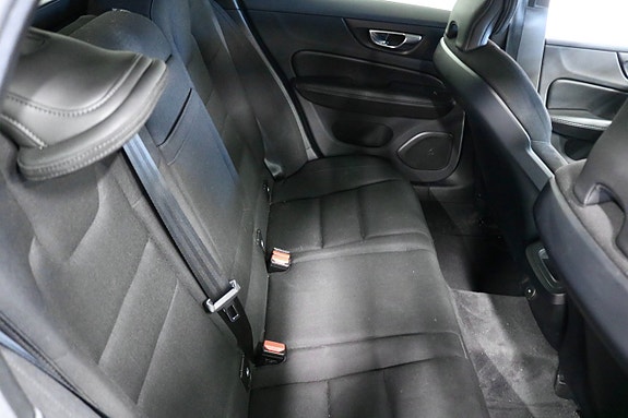 Volvo V60 8 of 17