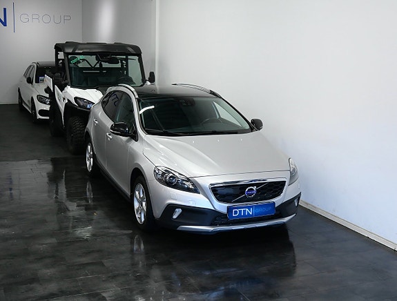 Volvo V40 Cross Country 4 of 21