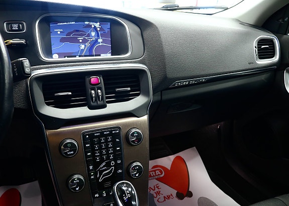 Volvo V40 Cross Country 14 of 21