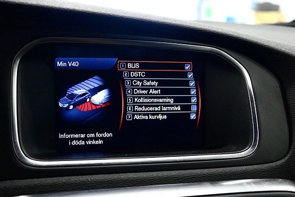 Volvo V40 Cross Country 17 of 21