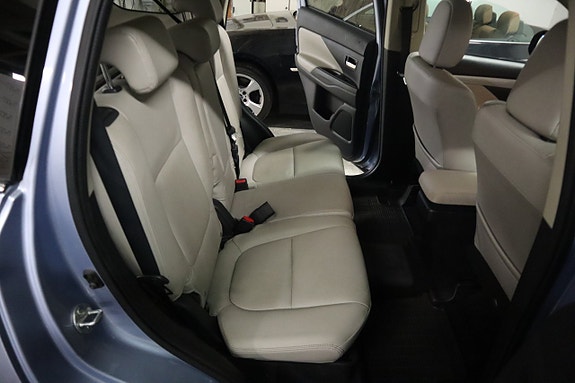 Mitsubishi Outlander 20 of 29
