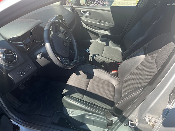 Renault Clio 3 of 3