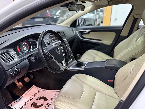 Volvo V60 11 of 20