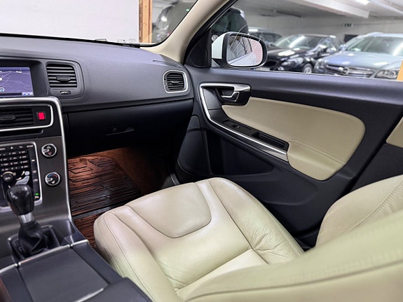 Volvo V60 14 of 20