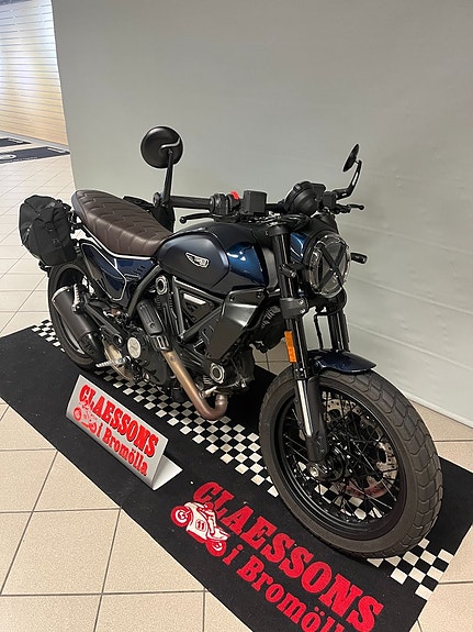 Ducati Scrambler Nightshift 2 of 3