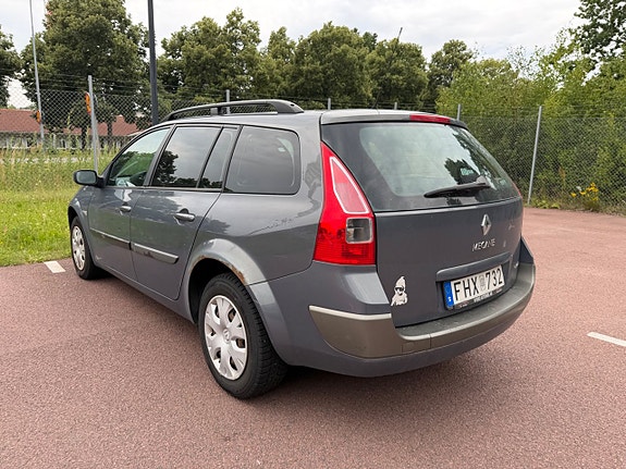 Renault Megane 2 of 5