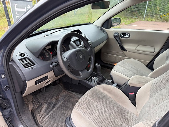 Renault Megane 3 of 5