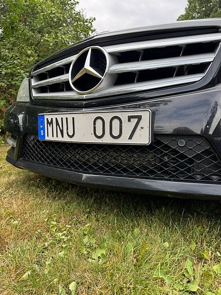 Mercedes-Benz C220 9 of 9