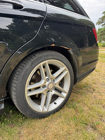 Mercedes-Benz C220 8 of 9