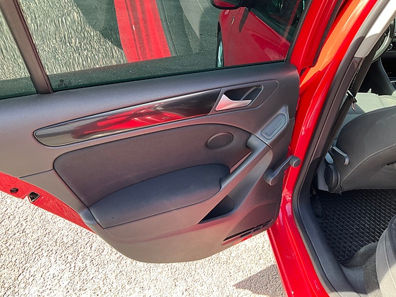 Volkswagen Golf VI 6 of 12