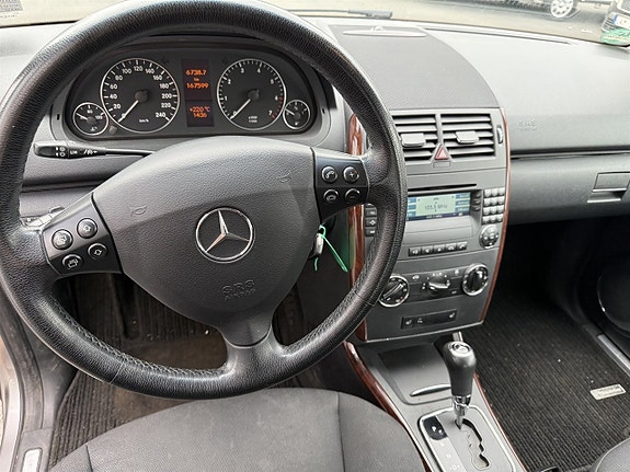 Mercedes-Benz A150 8 of 18