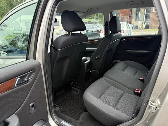Mercedes-Benz A150 13 of 18