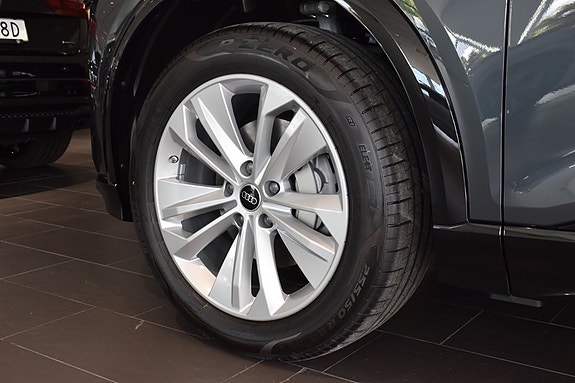 Audi Q6 e-tron 4 of 9