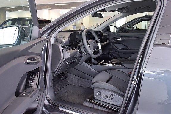Audi Q6 e-tron 5 of 9