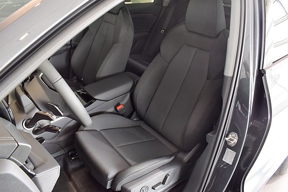 Audi Q6 e-tron 6 of 9