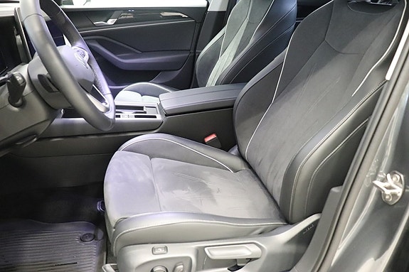 Volkswagen Passat 8 of 12