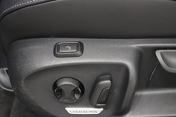 Volkswagen Passat 10 of 12