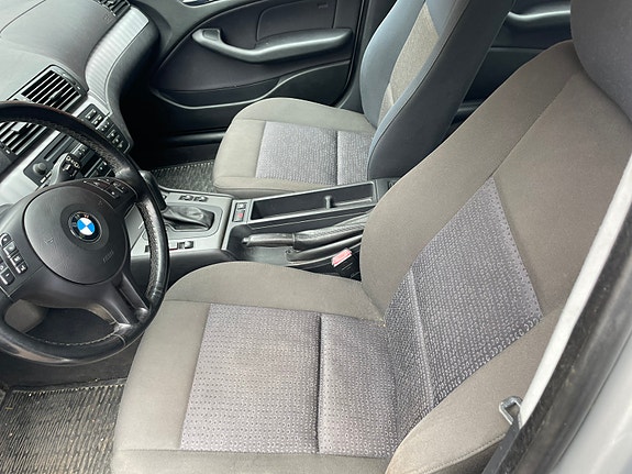 BMW 318i 7 of 12