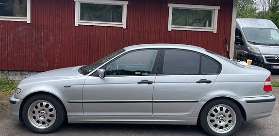 BMW 318i 12 of 12