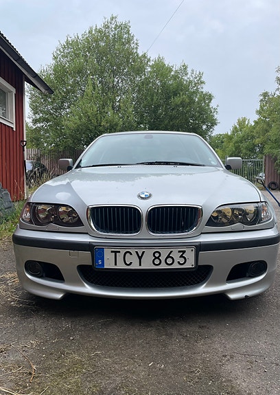 BMW 318i 11 of 12