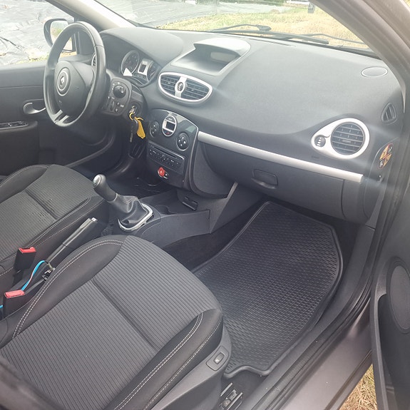 Renault Clio 8 of 8
