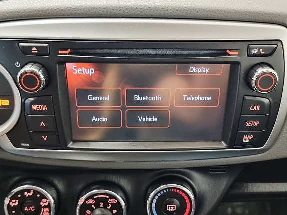 Toyota Yaris 14 of 24