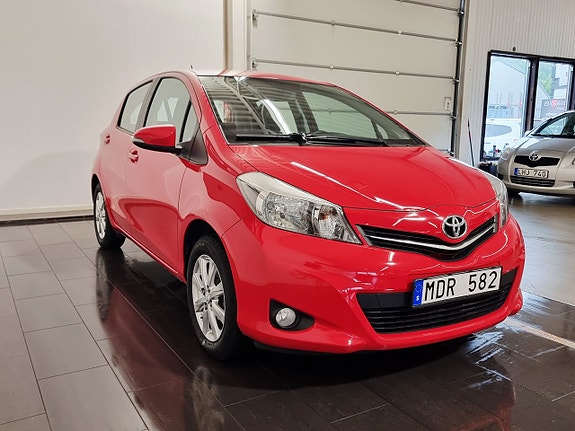 Toyota Yaris 4 of 24