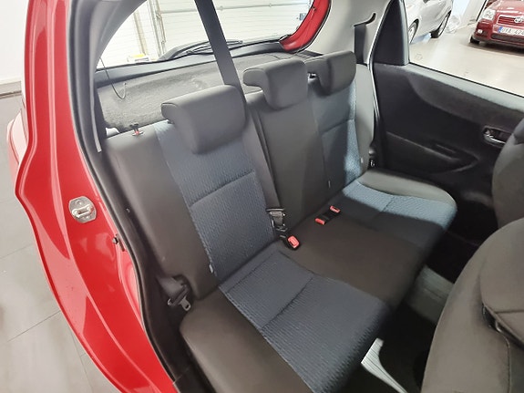Toyota Yaris 22 of 24