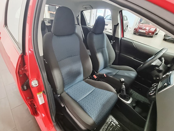 Toyota Yaris 20 of 24