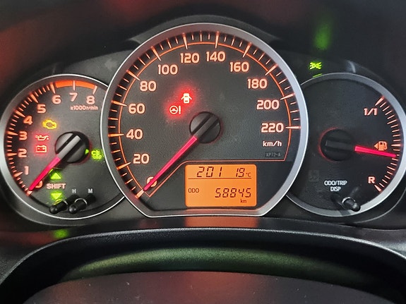 Toyota Yaris 12 of 24