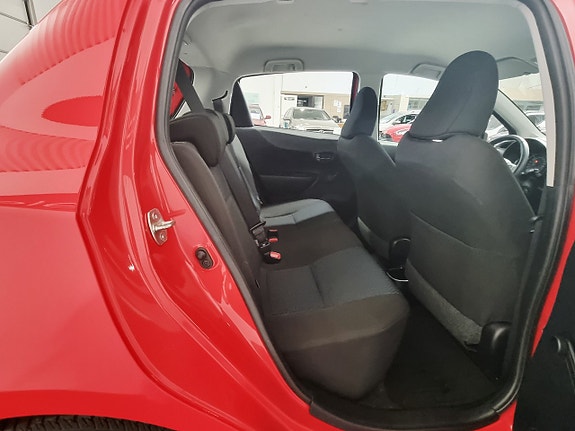 Toyota Yaris 21 of 24