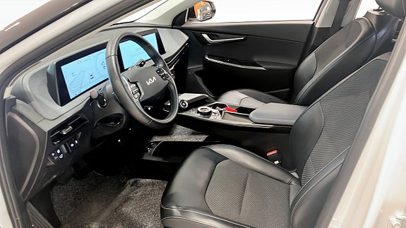 Kia EV6 8 of 17