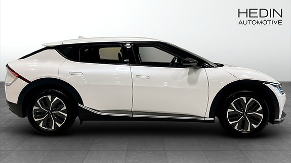Kia EV6 4 of 17