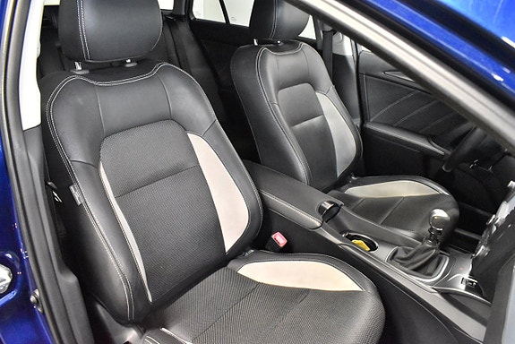 Toyota Avensis 13 of 17