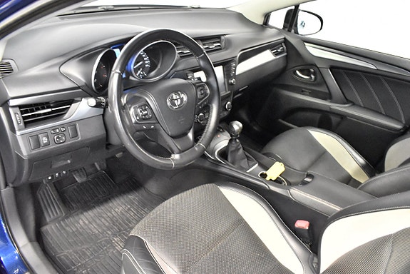 Toyota Avensis 8 of 17