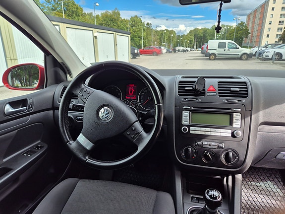 Volkswagen Golf V 5 of 6