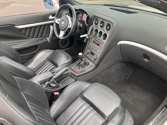 Alfa Romeo Spider 15 of 29
