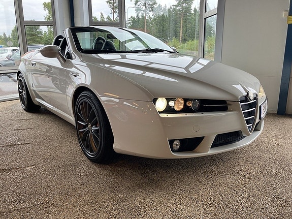 Alfa Romeo Spider 23 of 29