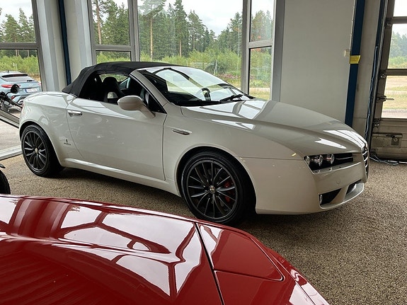 Alfa Romeo Spider 21 of 29