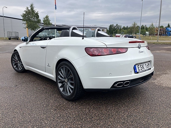 Alfa Romeo Spider 12 of 29