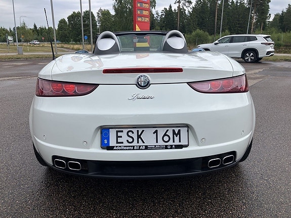Alfa Romeo Spider 9 of 29