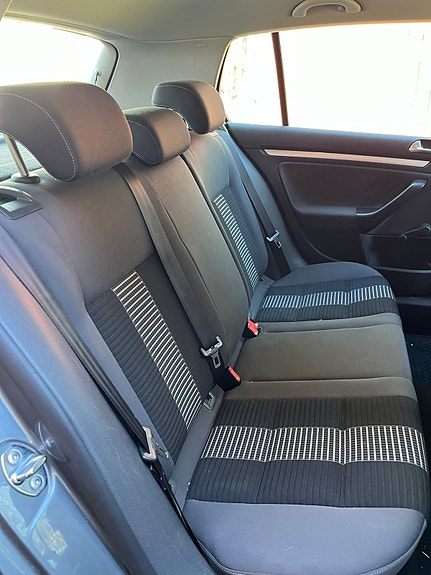 Volkswagen Golf V 6 of 6