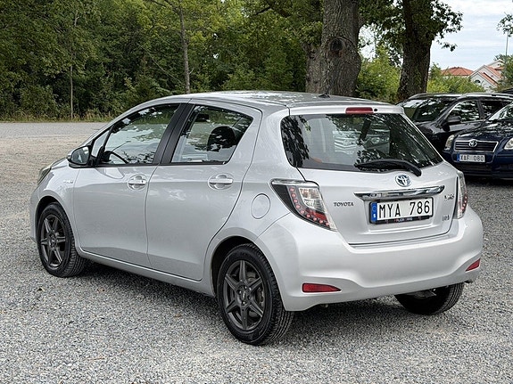 Toyota Yaris 4 of 21
