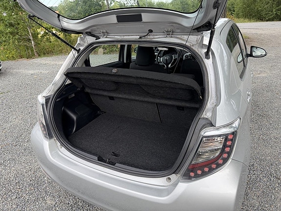 Toyota Yaris 17 of 21