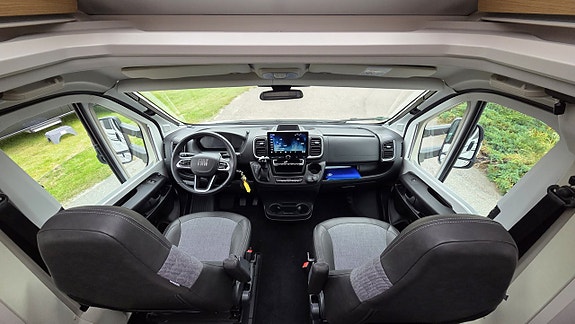 Adria Coral 670DL 19 of 21