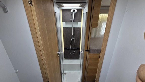 Adria Coral 670DL 16 of 21