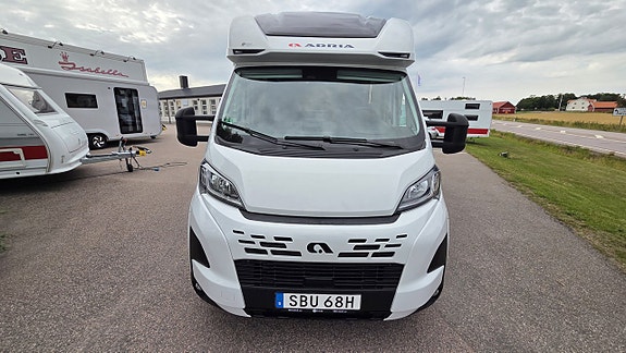 Adria Coral 670DL 8 of 21