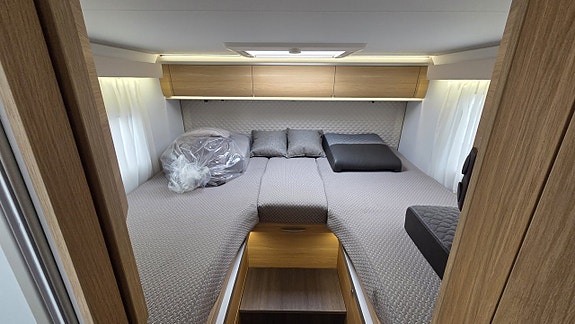 Adria Coral 670DL 12 of 21