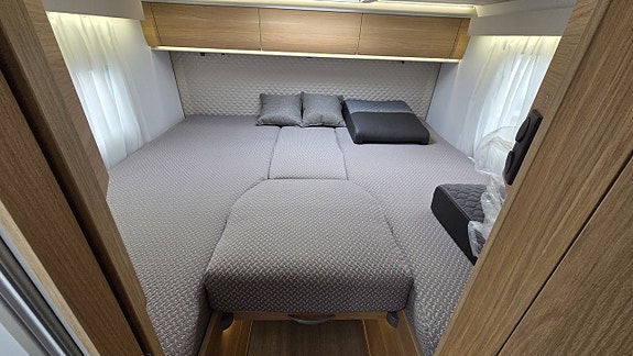 Adria Coral 670DL 13 of 21